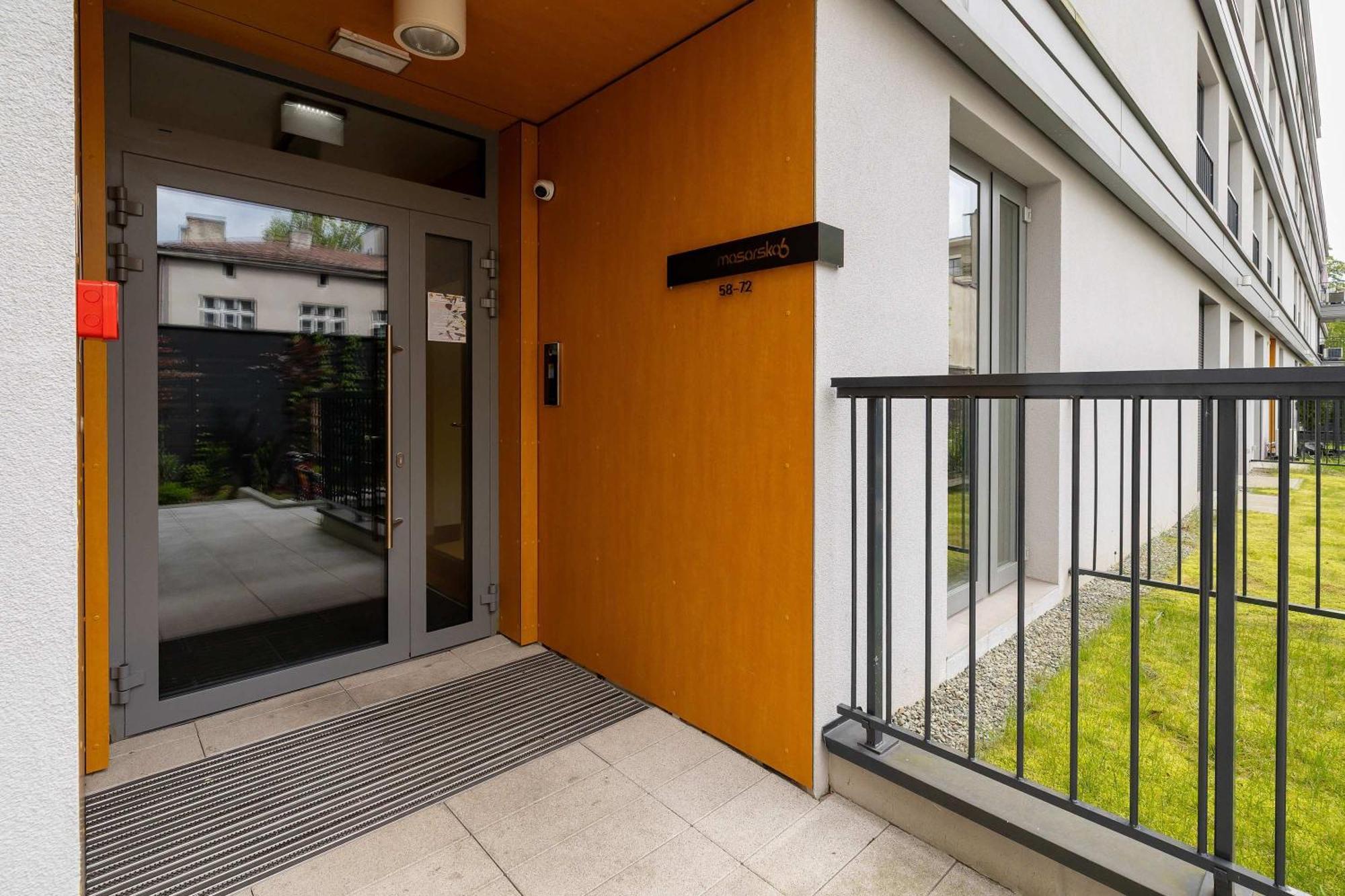 Modern & Luxurious With Balcony & Parking Cracow By Renters Prestige Apartament *