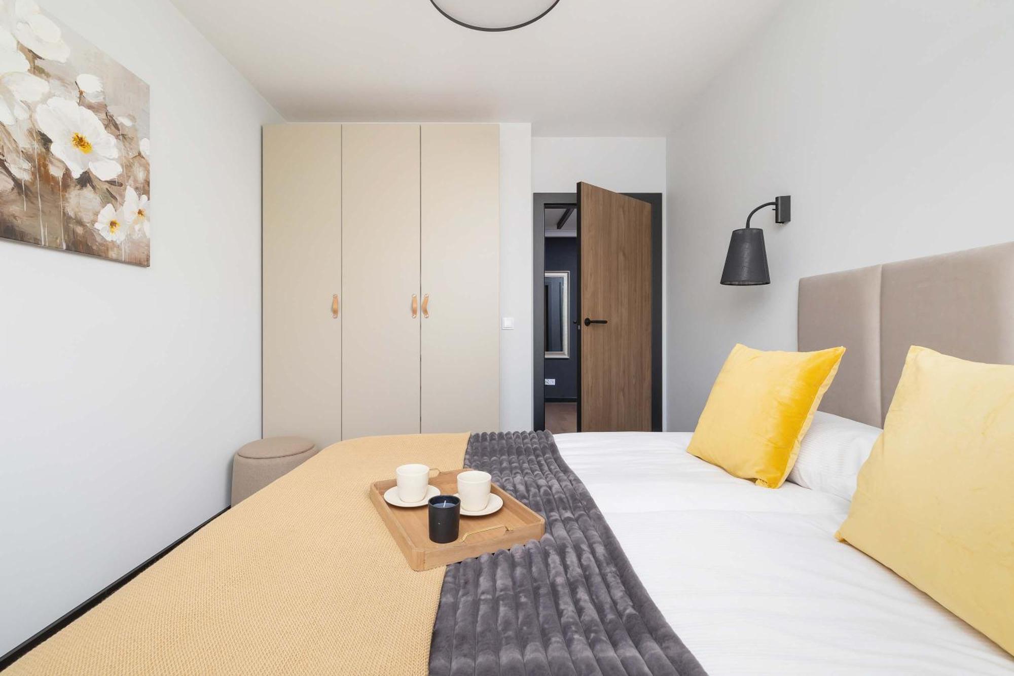 Modern & Luxurious With Balcony & Parking Cracow By Renters Prestige Kraków